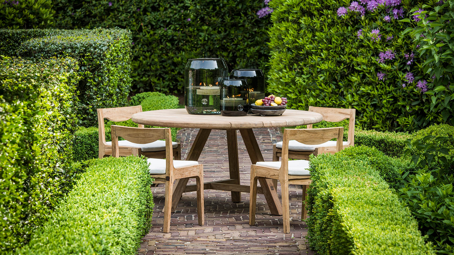 Round-Table-Anton-1