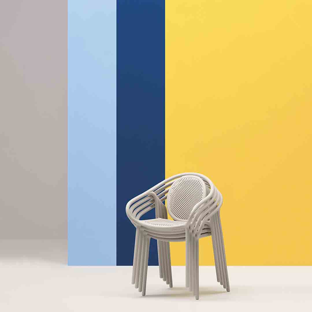 kourtis-contract-remind-armchair