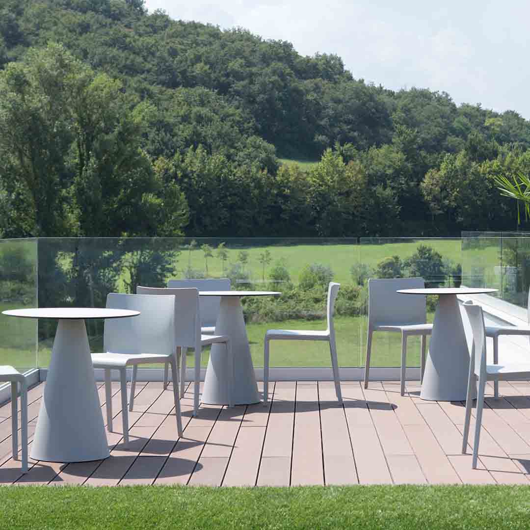 kourtis-contract-volt-chair