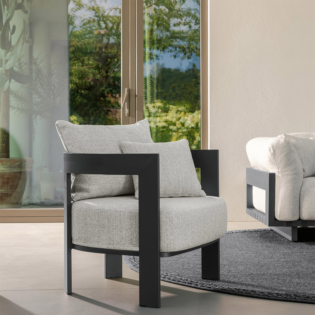 Argo_armchair