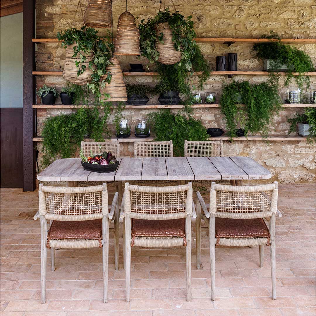 Mieke_dining_table_front