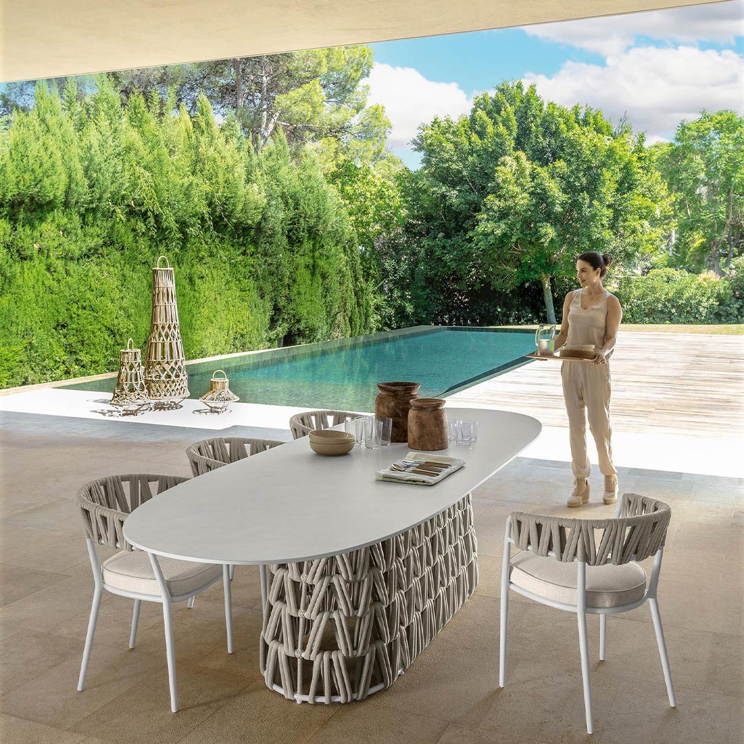 Swipe_table_front
