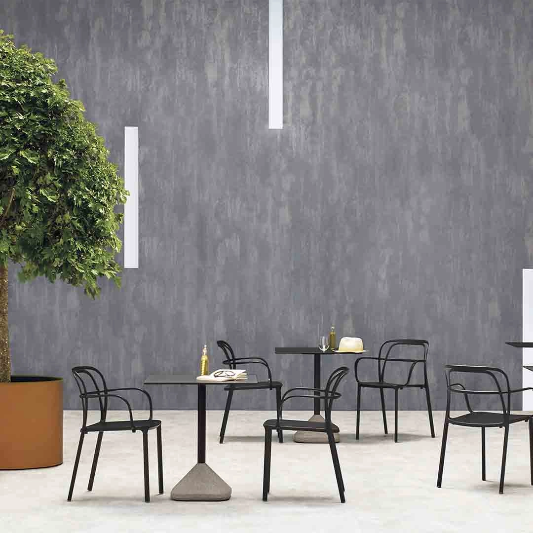 kourtis-contract-intrigo-armchair