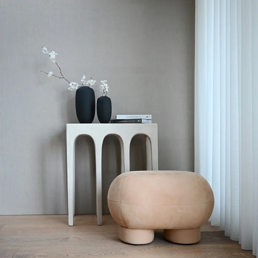 Big_foot_pouf_front