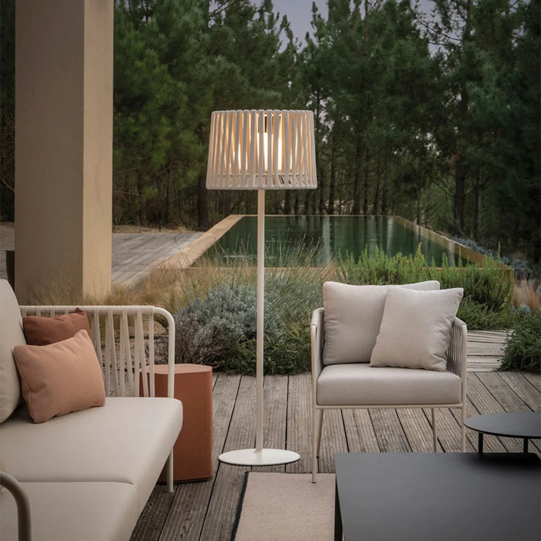 Outdoor Lighting_Floor Lamp_C024-T-oh-lamp-01-1