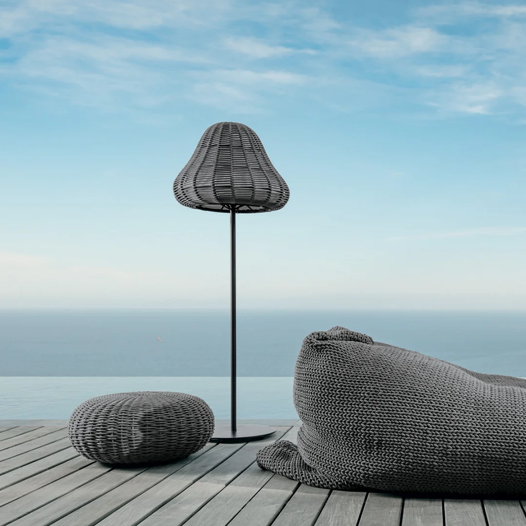 Outdoor Lighting_Jackie_Floor Lamp_gr-scuro-1160x620