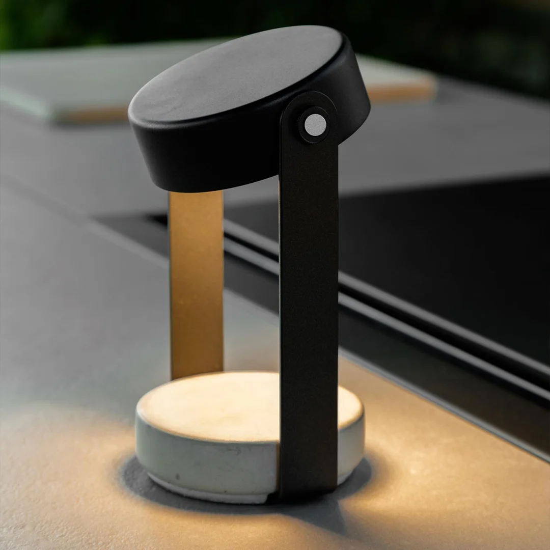 Outdoor Lighting_Tofee_bianco_Table Lamp_Grafite-1160x620
