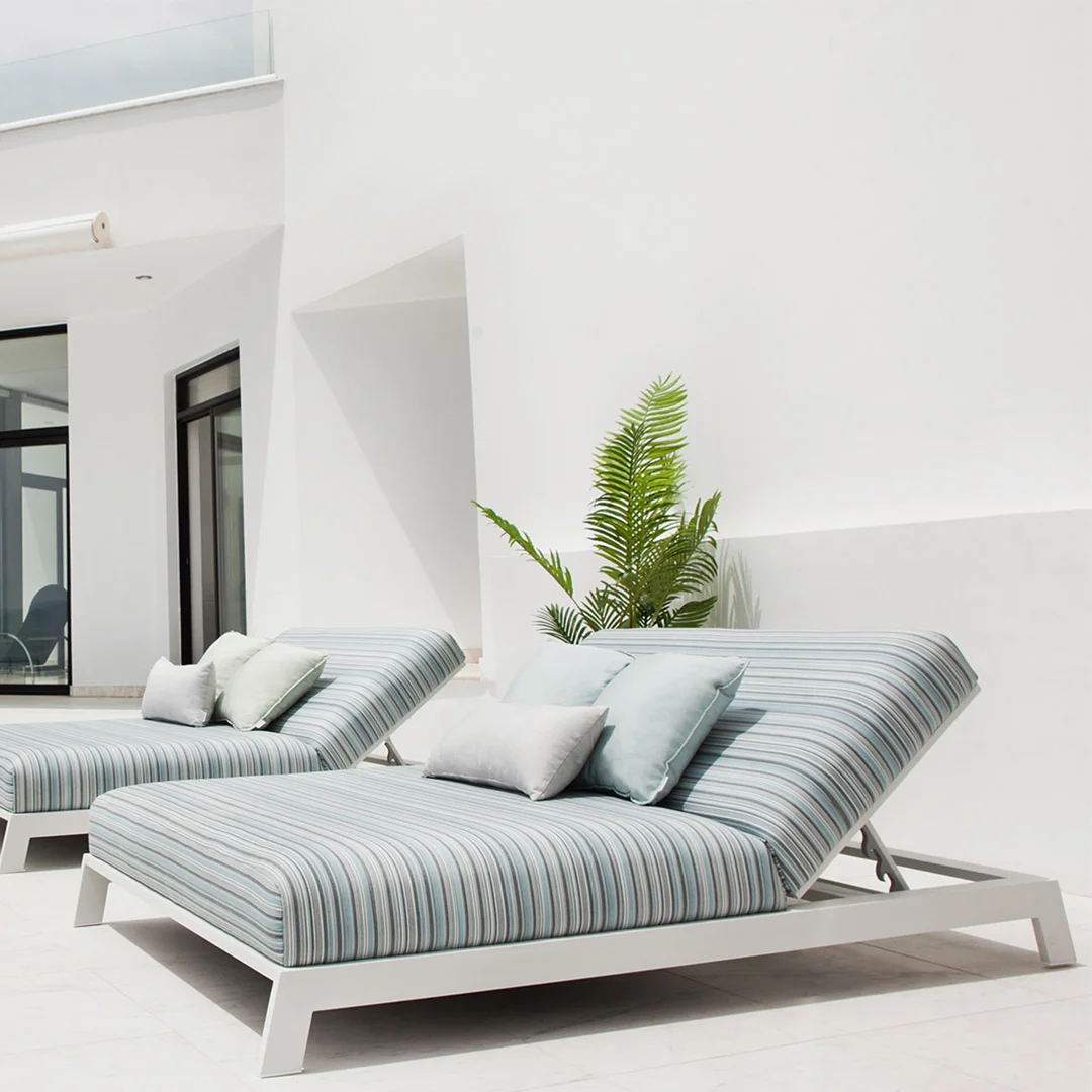 Bite_Outdoorbykourtis_Sunlounger_white_1