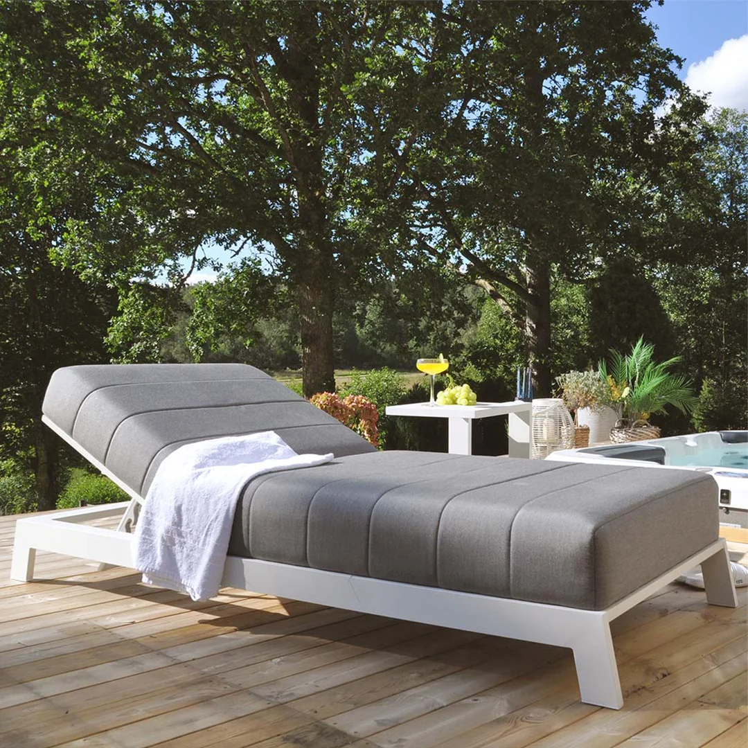 Bite_Outdoorbykourtis_sunlounger_white_3